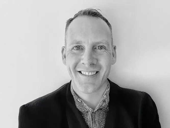 Christian Hobbs